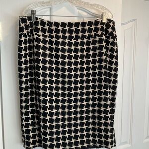 Classic Lafayette 148 Black and White Houndstooth Skirt